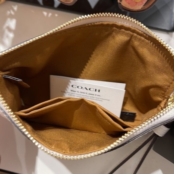 Coach Corner Zip Wristlet Chalk Leather - Picture 4 of 7